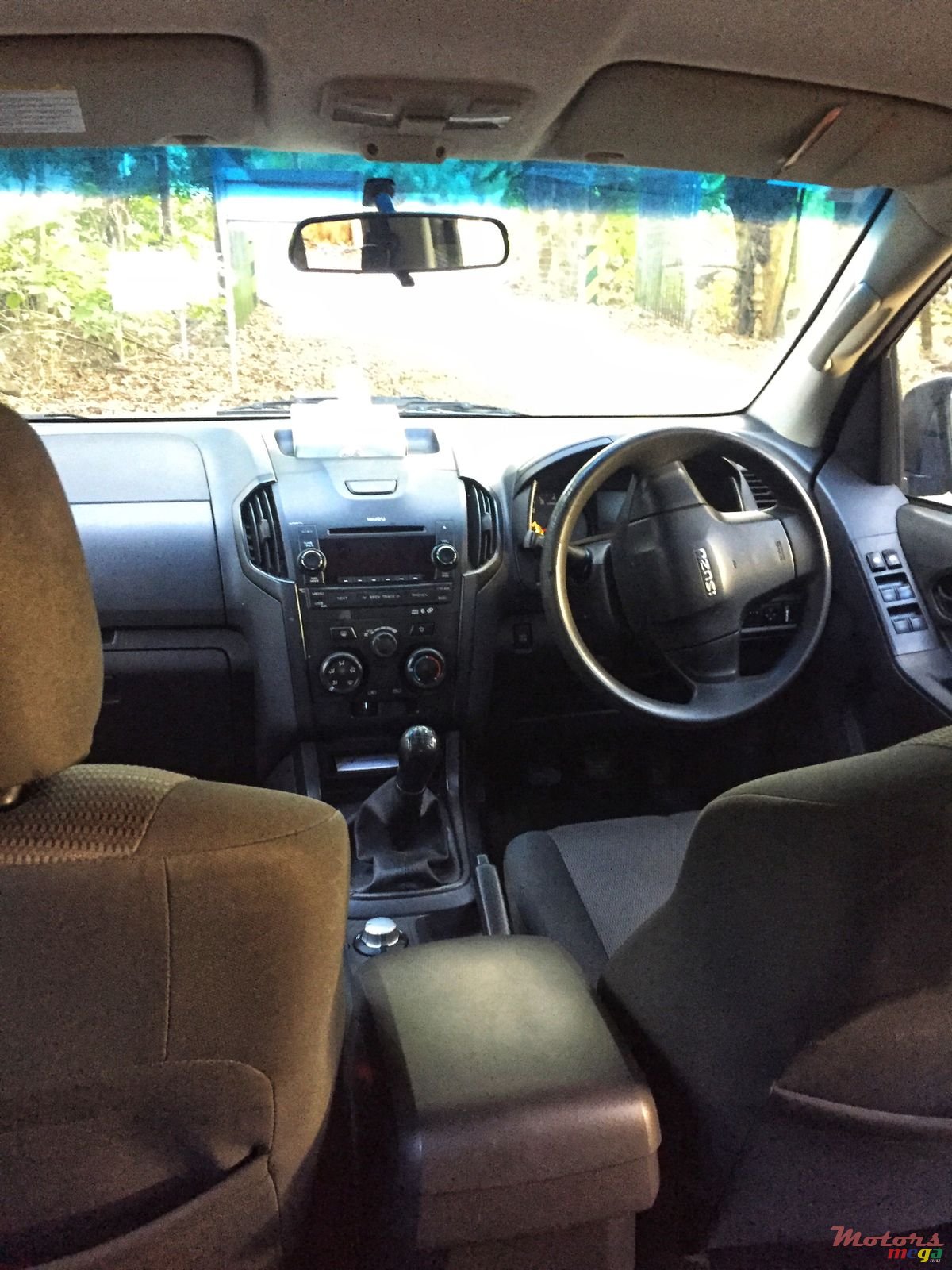 2015' Isuzu D-Max none photo #3