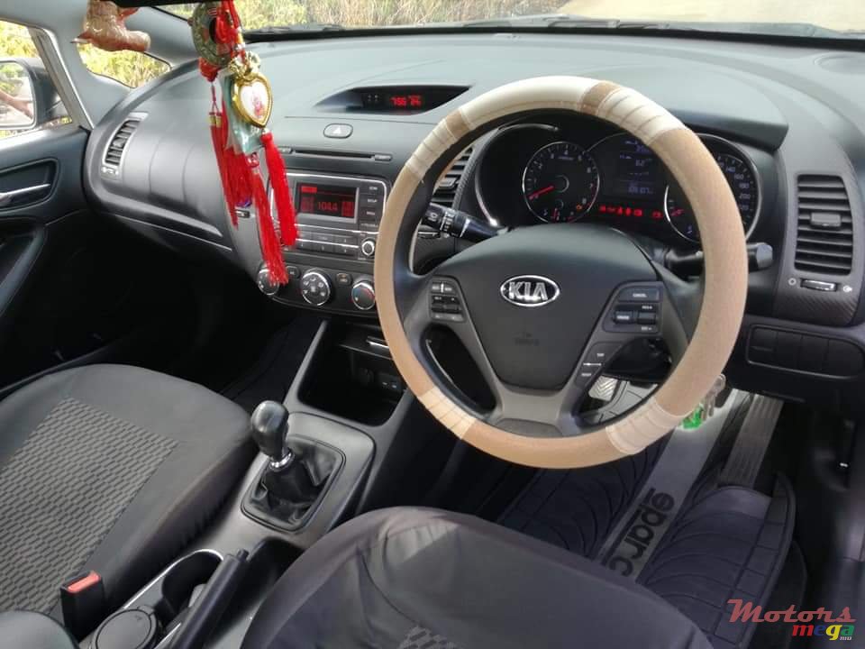 2013' Kia Cerato photo #5
