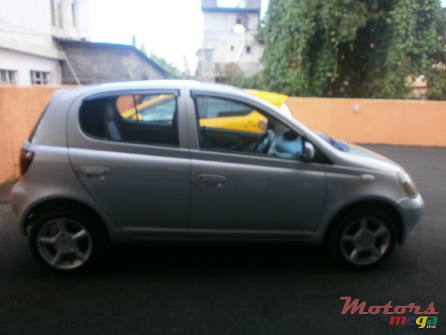 1999' Toyota Yaris Vitz JAPAN photo #2