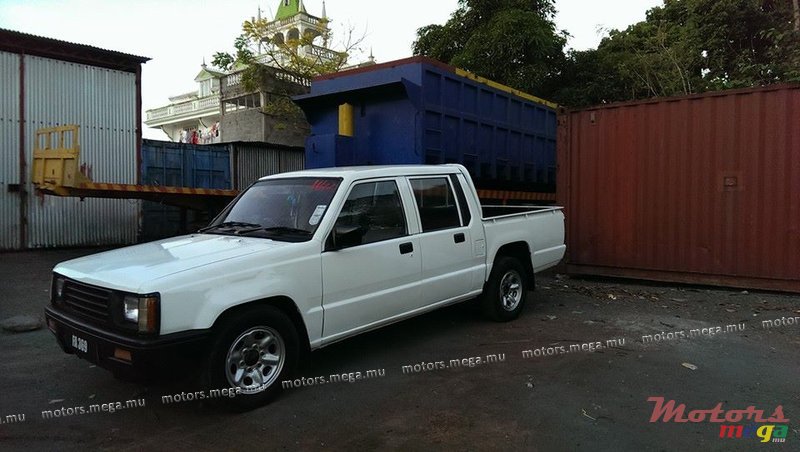 1992' Mitsubishi photo #1