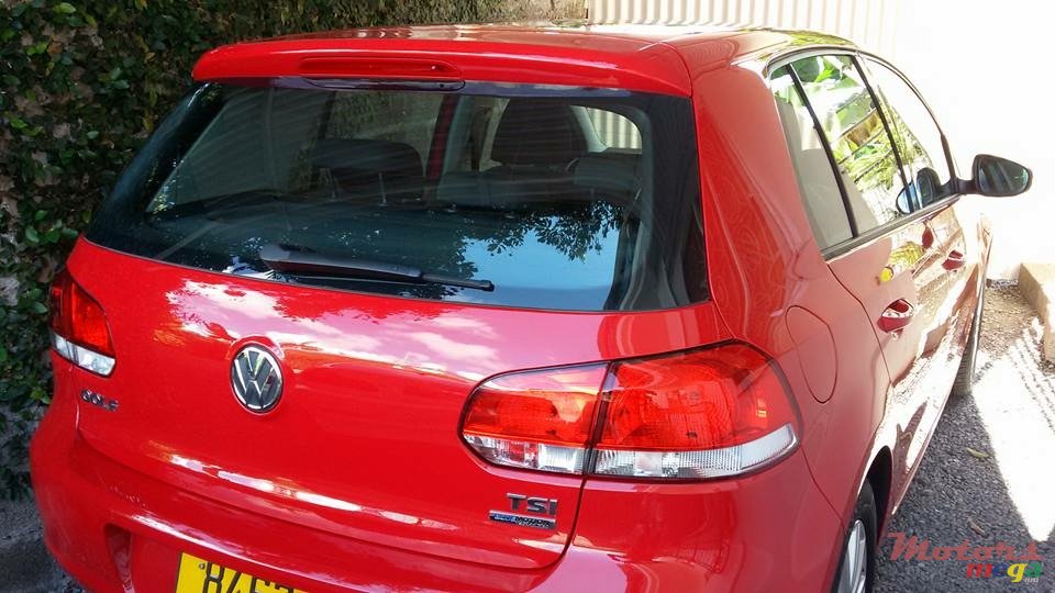 2012' Volkswagen Golf photo #2