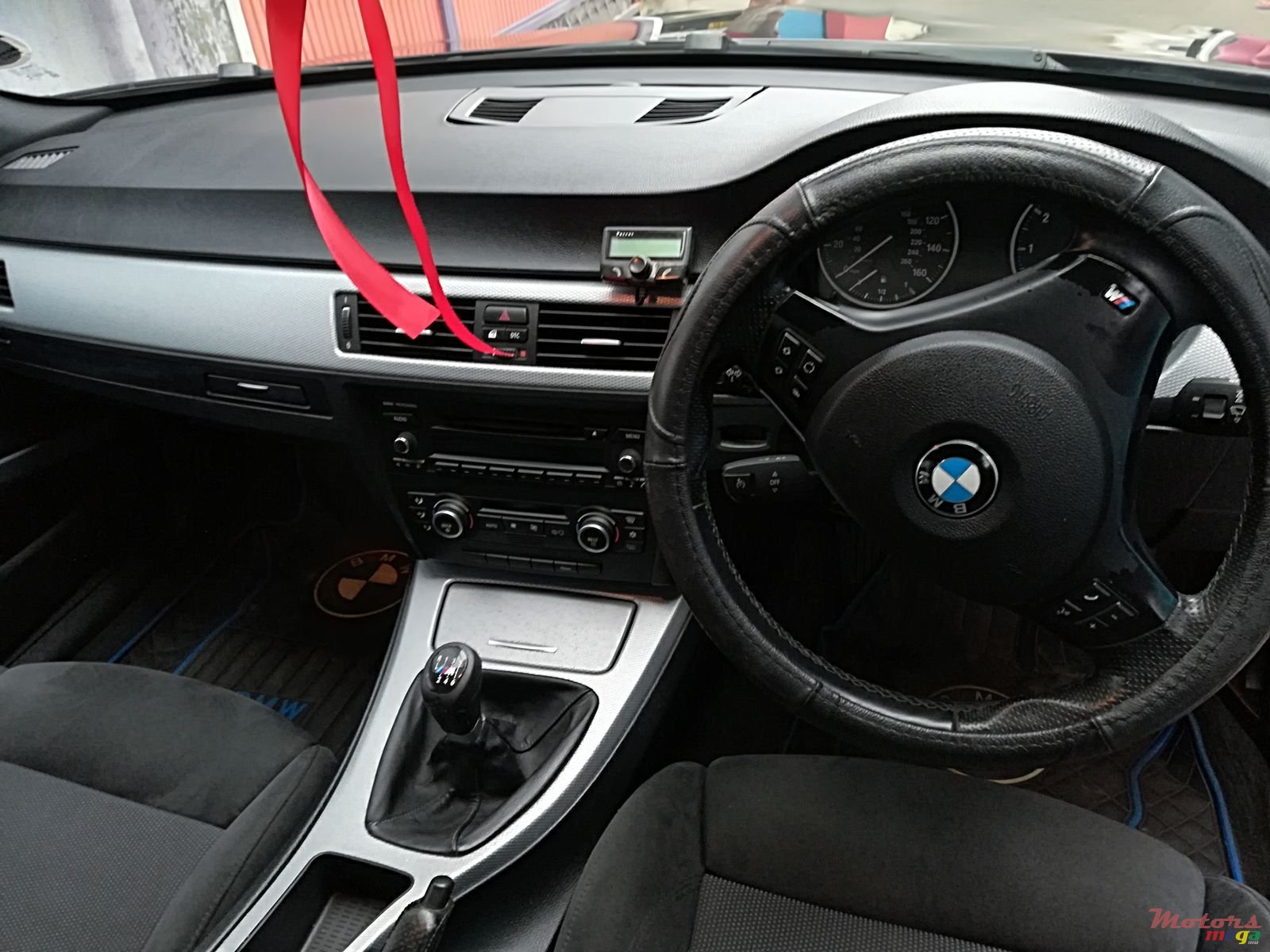 2009' BMW 318 photo #3