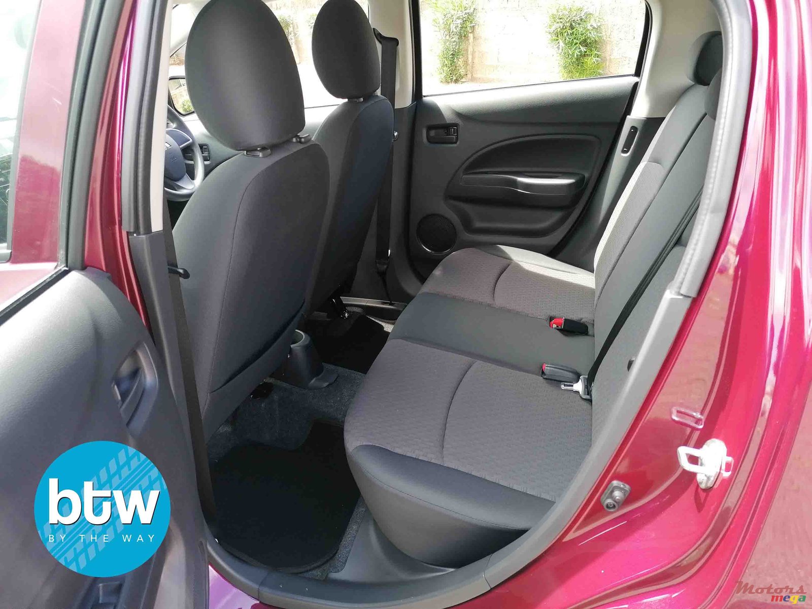 2020' Mitsubishi Mirage photo #5