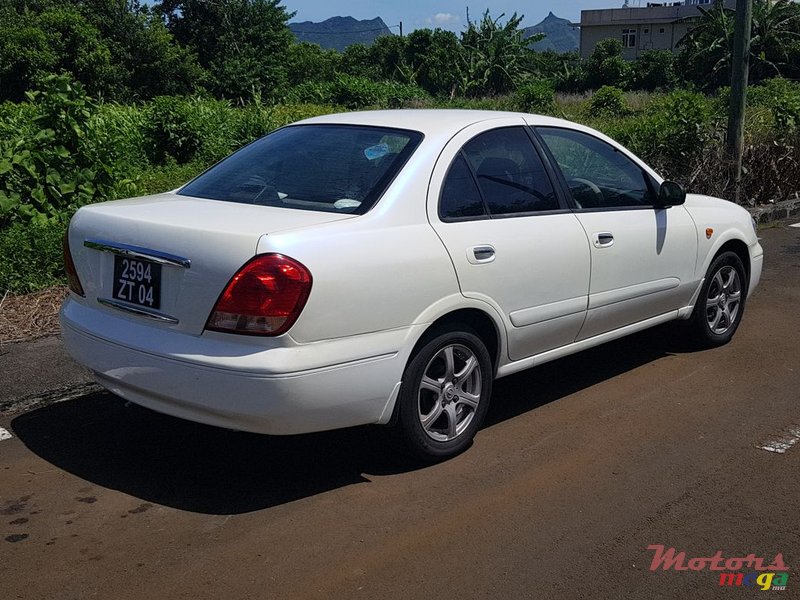 2004' Nissan Sunny photo #4