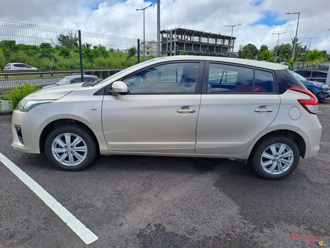 2016' Toyota Yaris photo #7