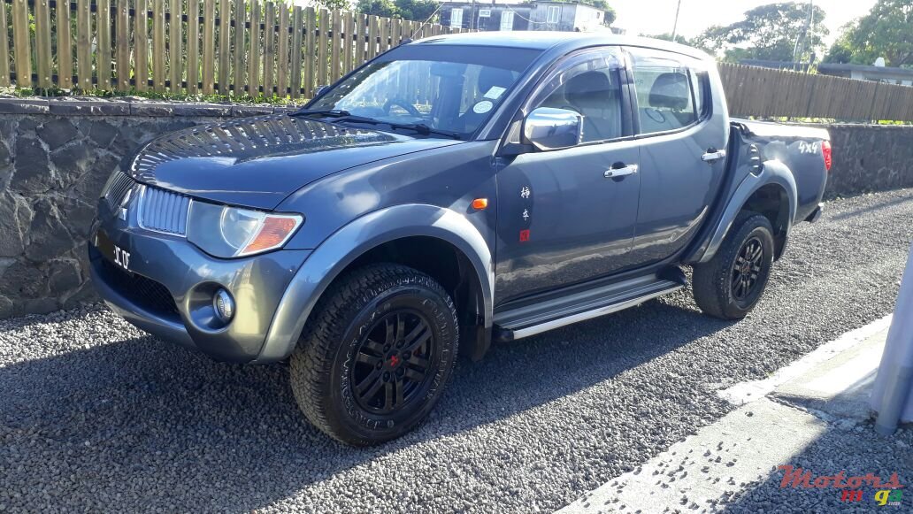 2008' Mitsubishi L 200 Sportero automatic photo #1