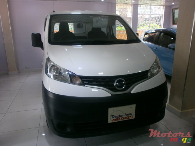 2015' Nissan NV 200 photo #1