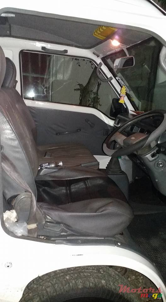 2002' Mitsubishi L300 photo #5