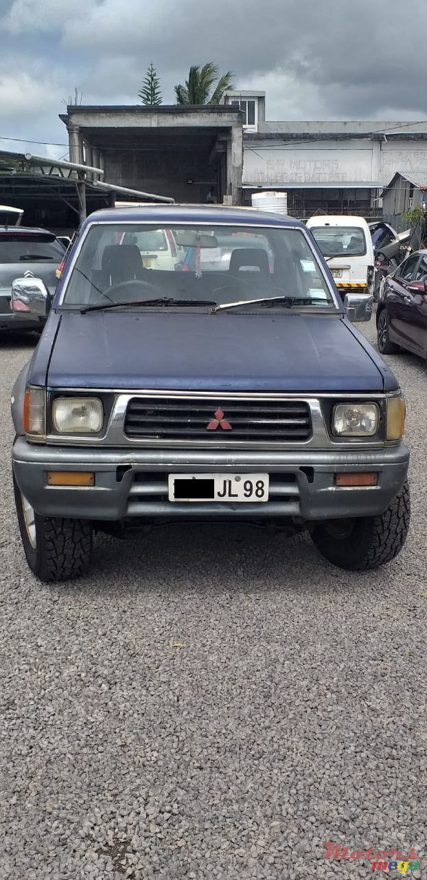1998' Mitsubishi Starion photo #4