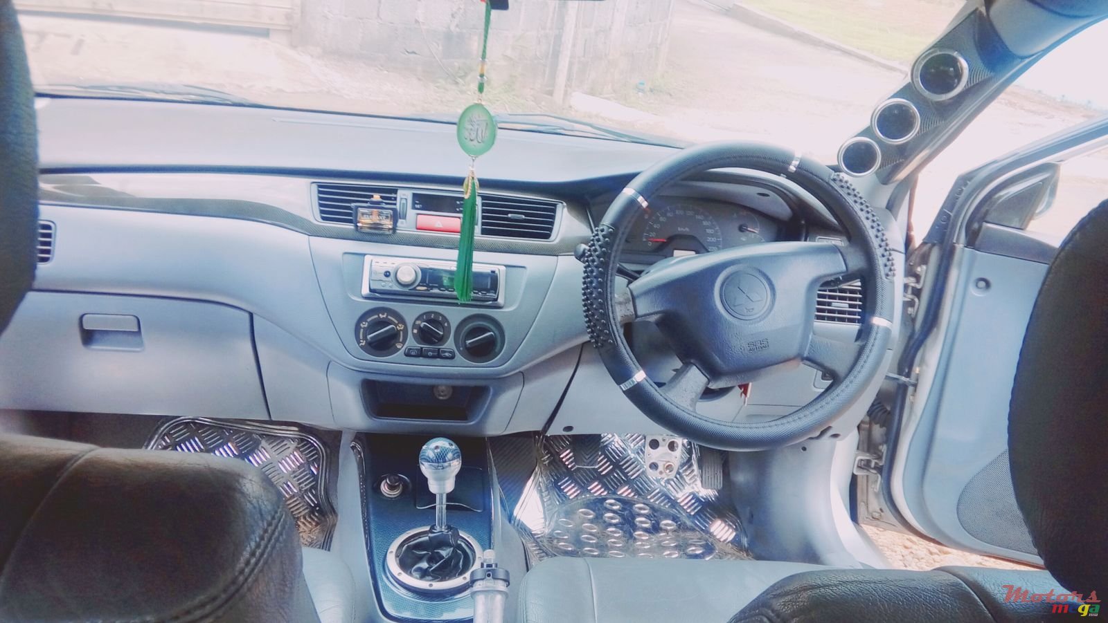 2003' Mitsubishi Lancer photo #5