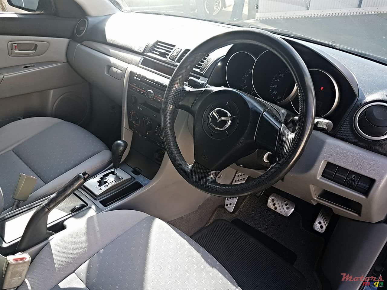 2004' Mazda 3 photo #5