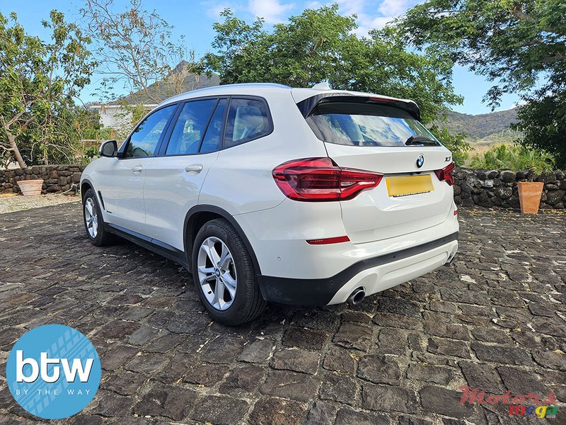 2018' BMW X3 sDrive 20i photo #3