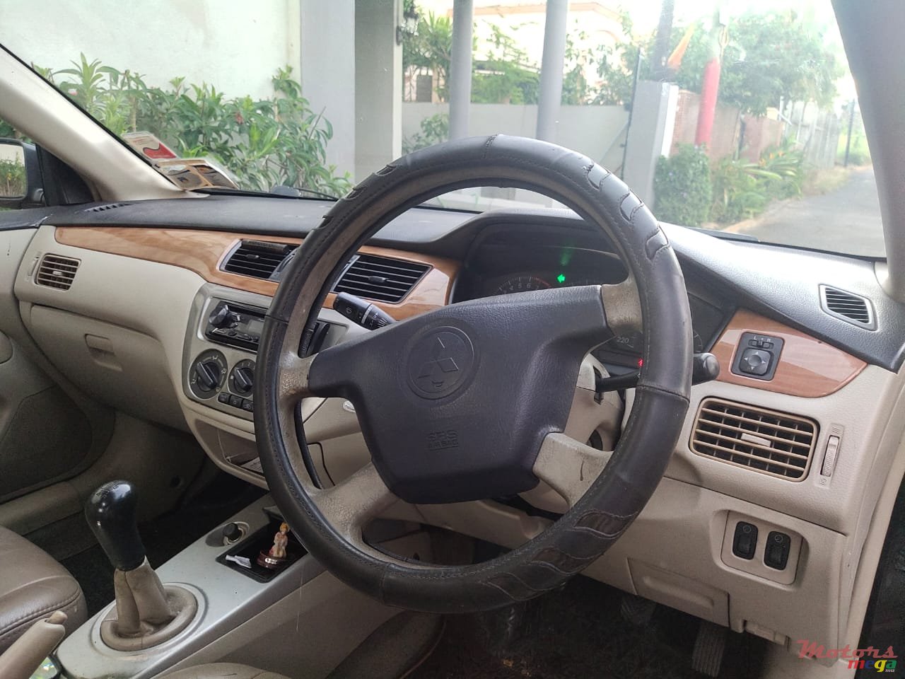 2005' Mitsubishi Lancer photo #3