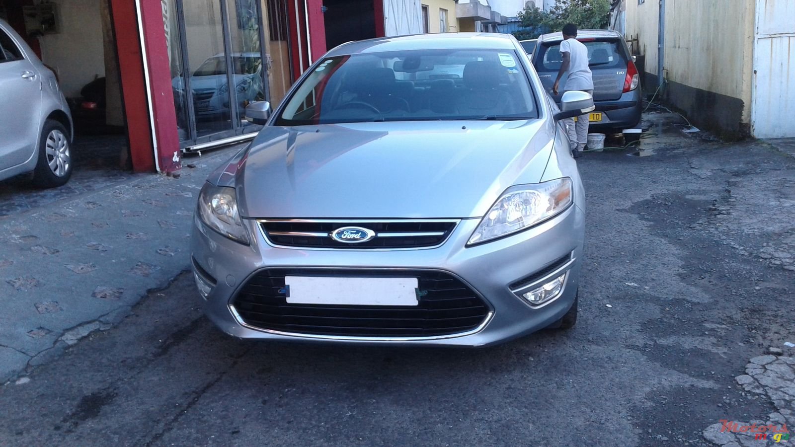 2012' Ford Mondeo photo #1