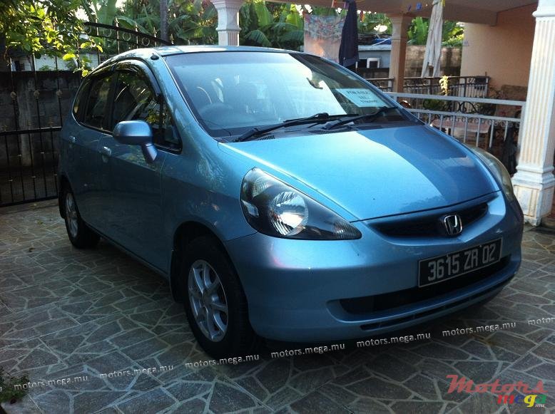 2002' Honda Fit photo #1