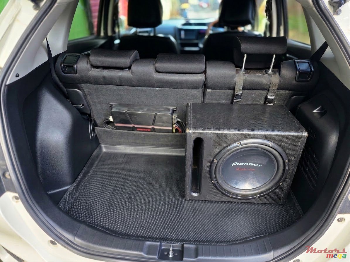 2016' Honda Fit Hatchback photo #6