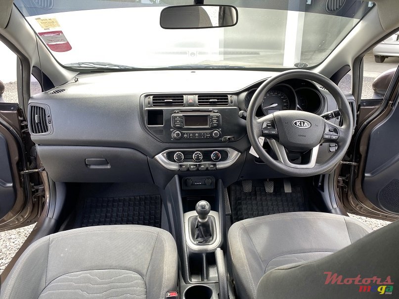 2011' Kia Rio Hatchback Manual photo #3