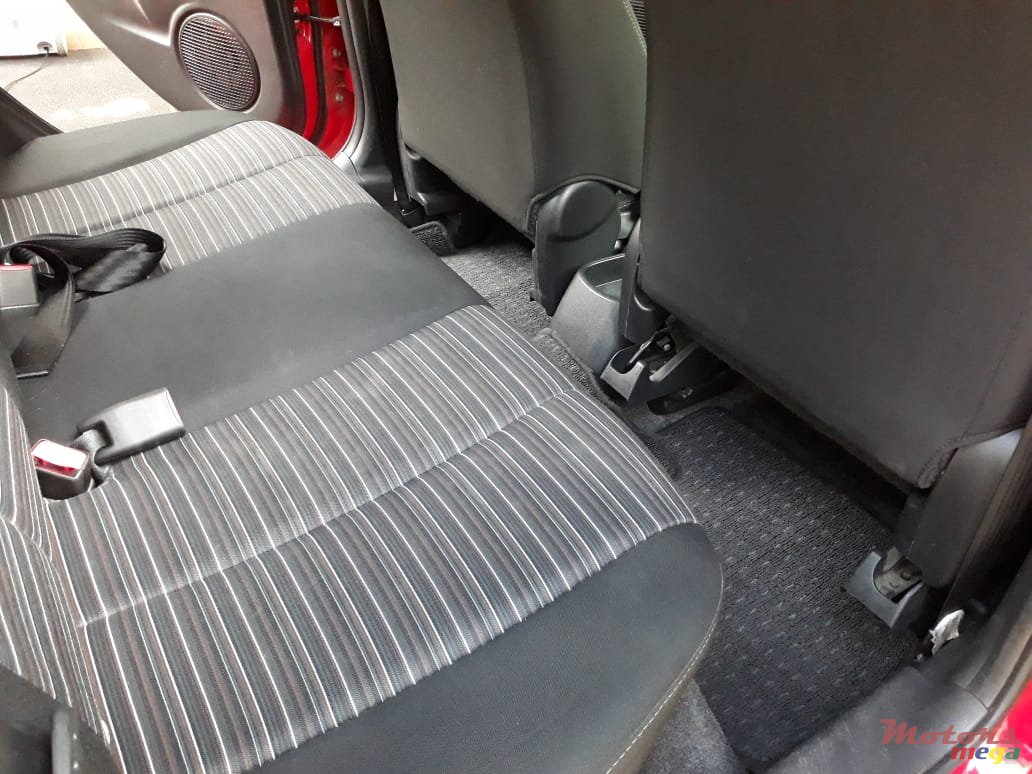 2009' Mazda Demio photo #7