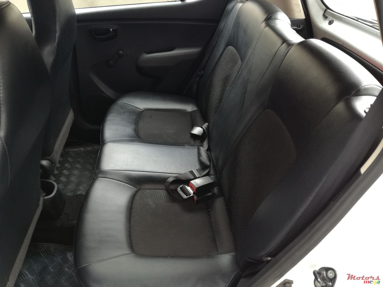 2011' Hyundai i10 photo #4