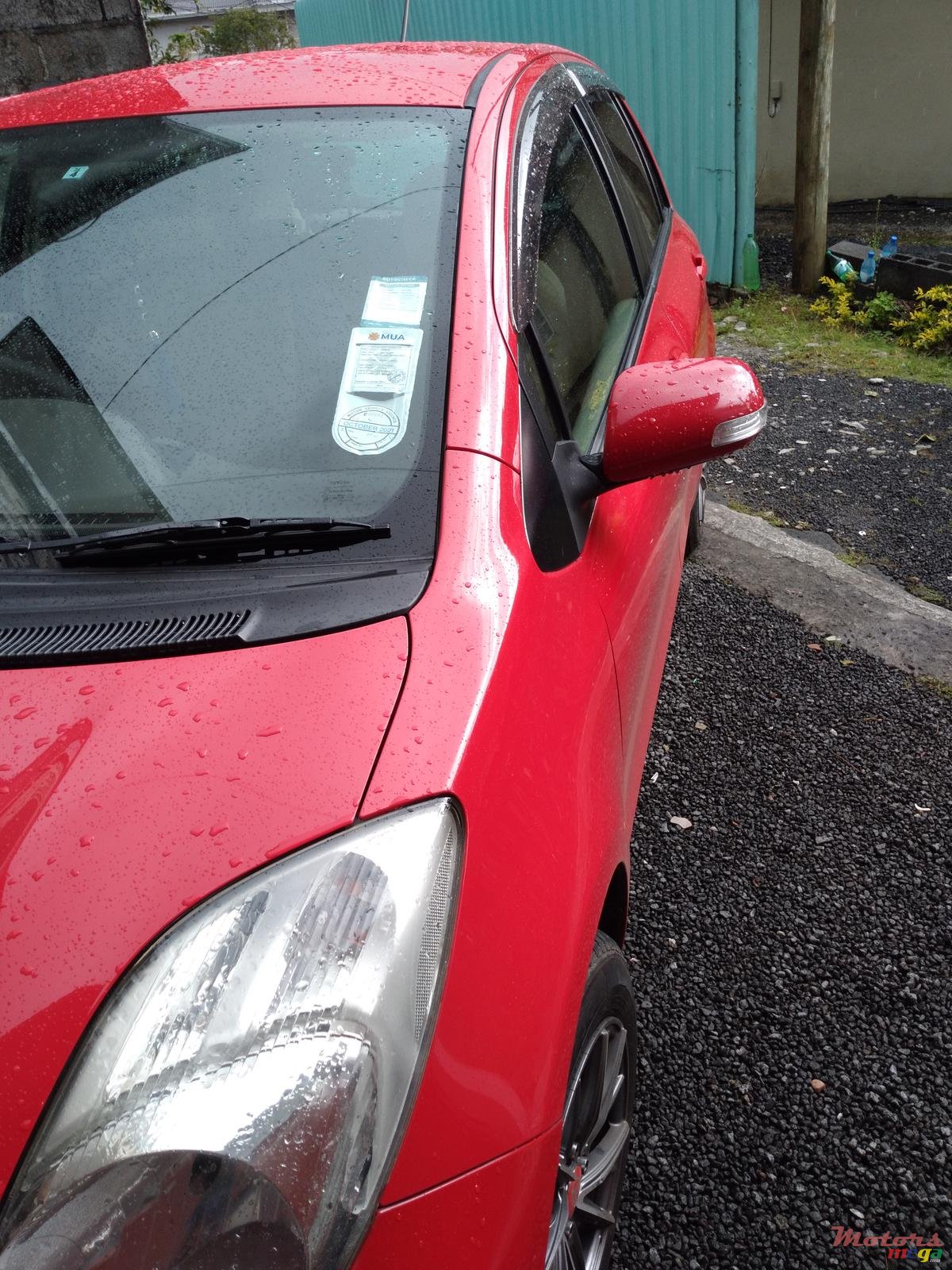 2009' Toyota Vitz nil photo #2