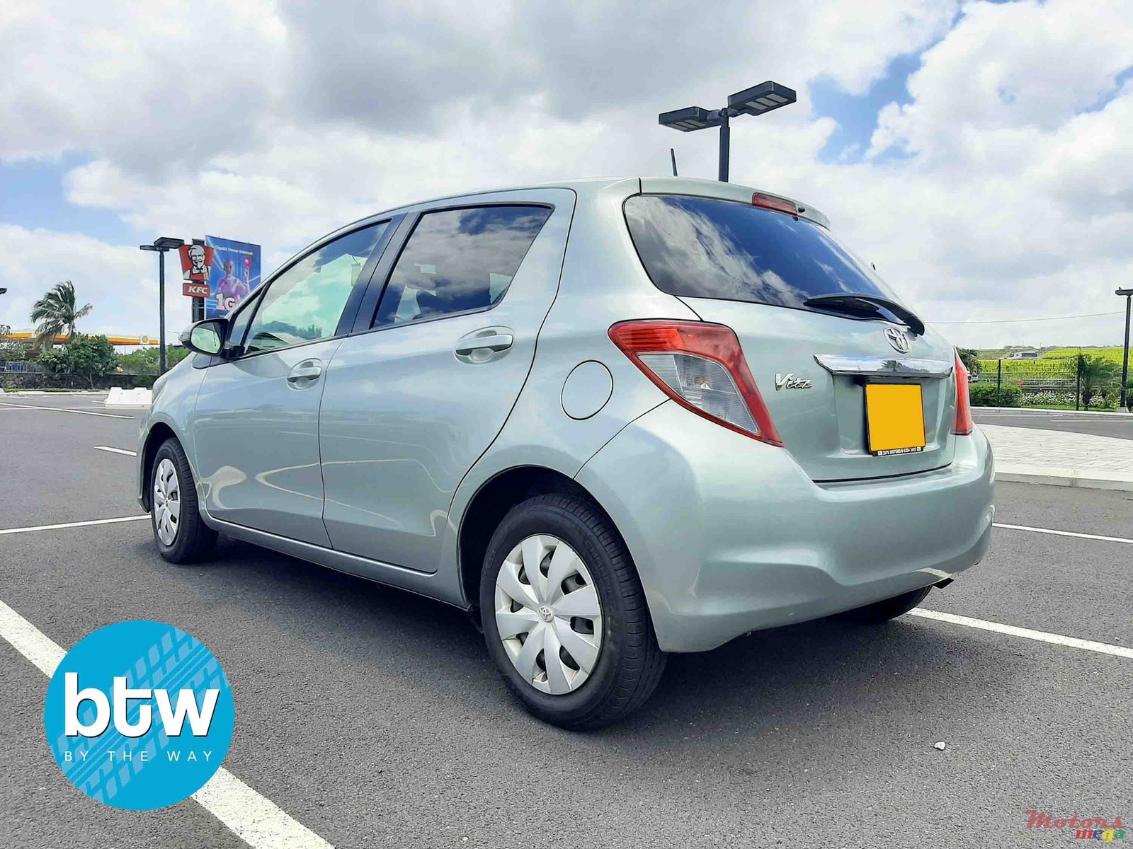 2012' Toyota photo #3