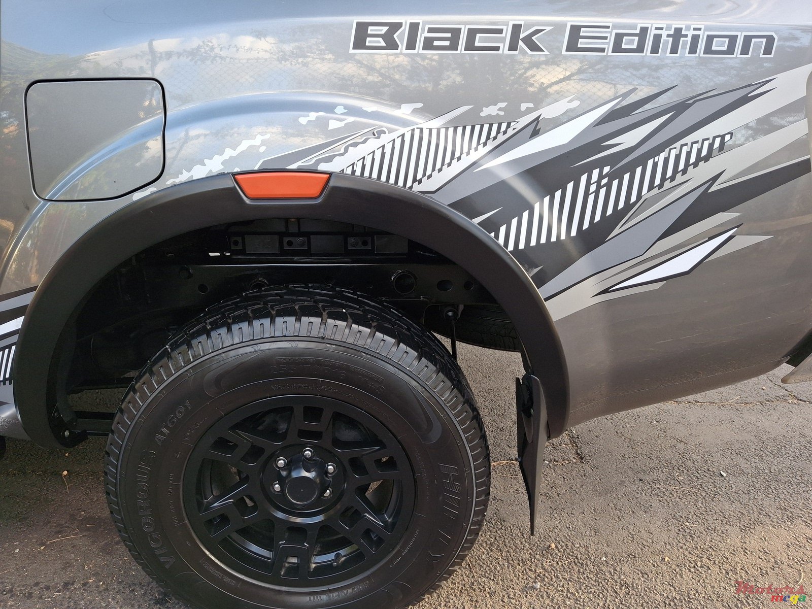 2021' Nissan Navara photo #4