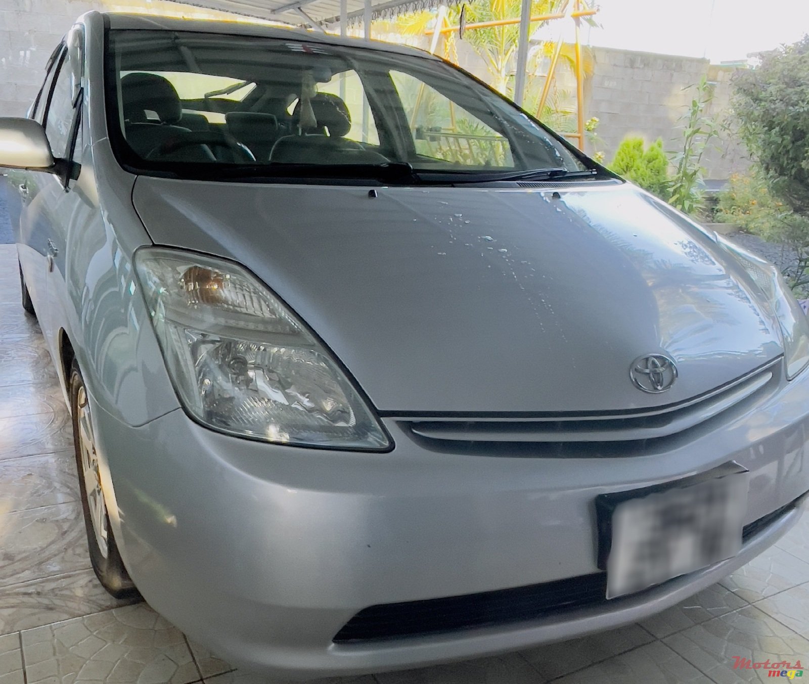 2010' Toyota Prius Japan photo #6