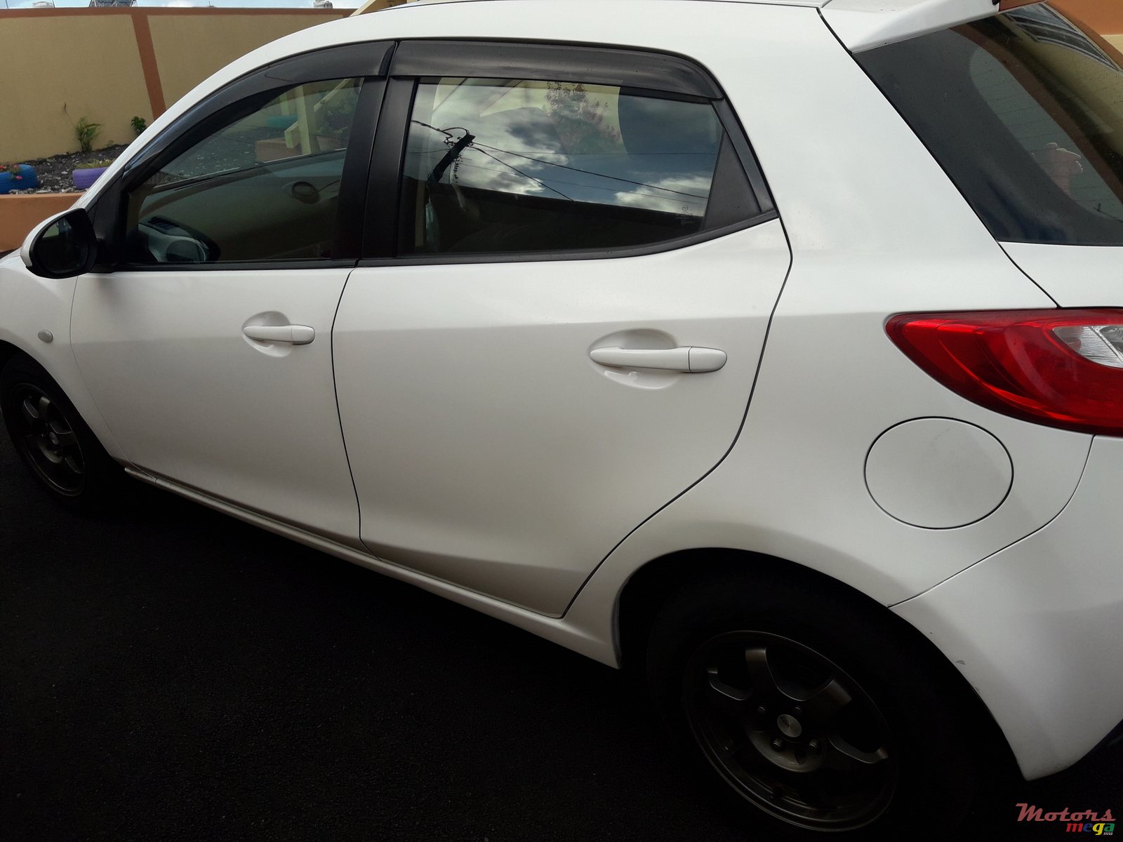 2008' Mazda Demio photo #3