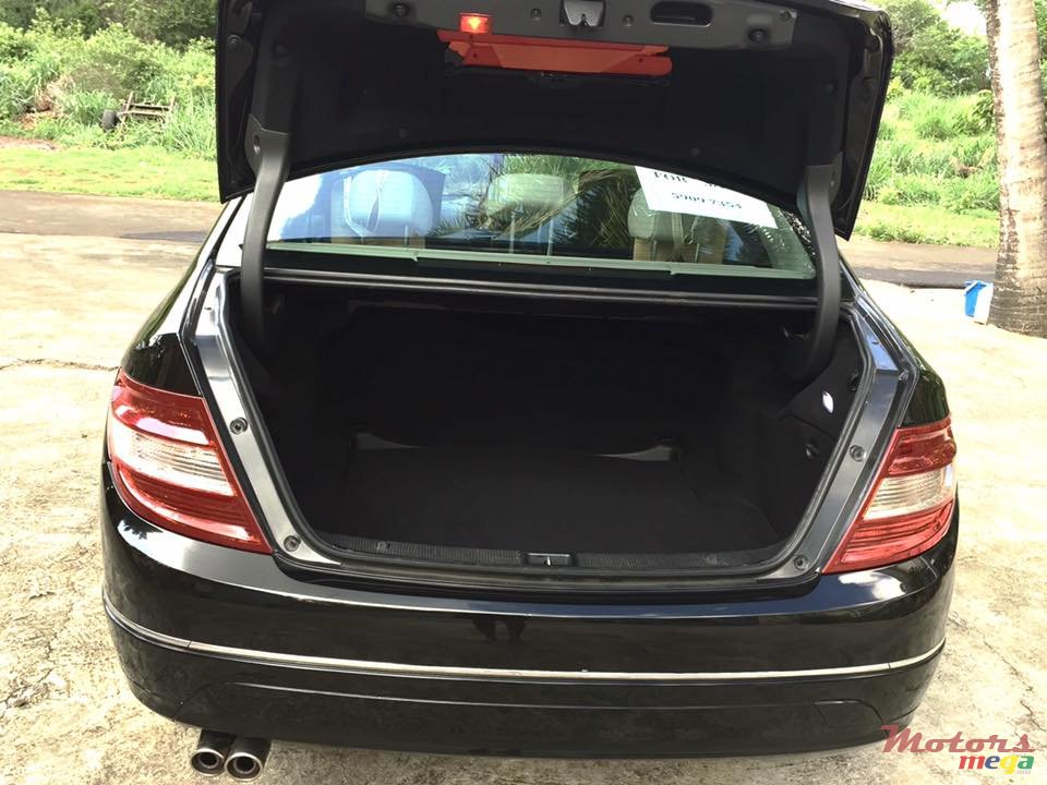 2008' Mercedes-Benz C-Class photo #7