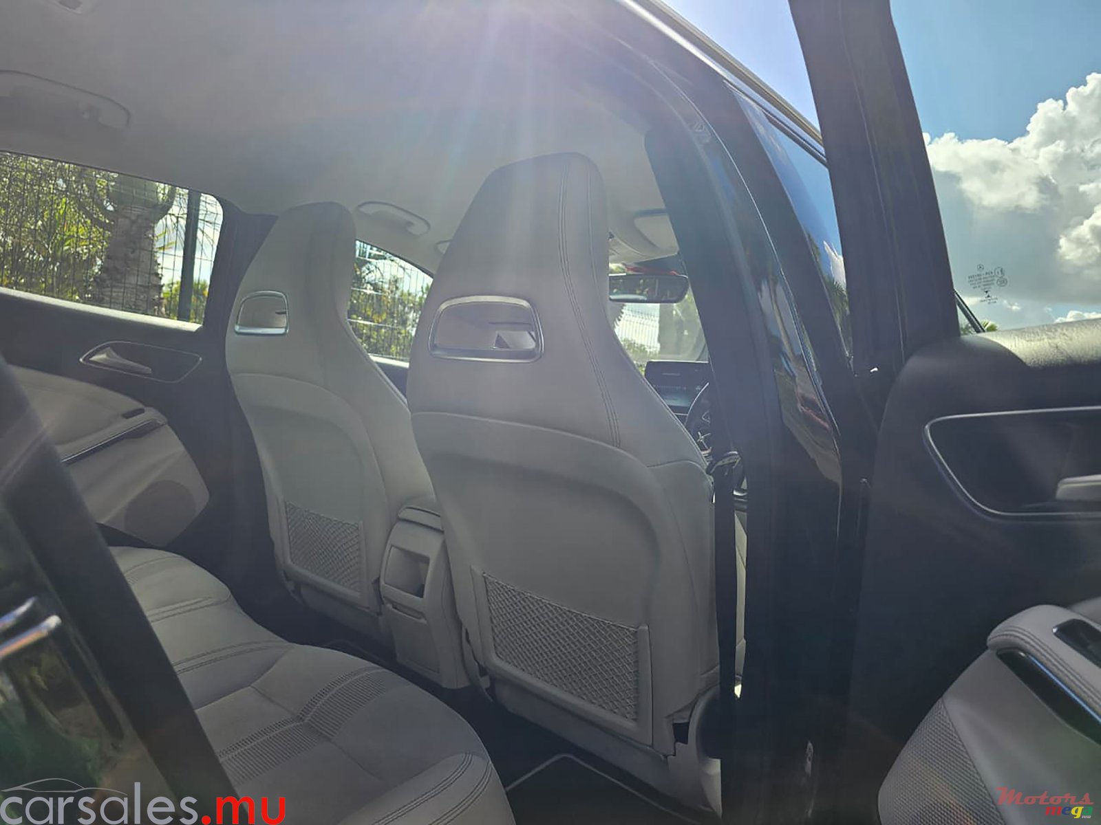 2020' Mercedes-Benz GLA 180 Urban 1.6 photo #5