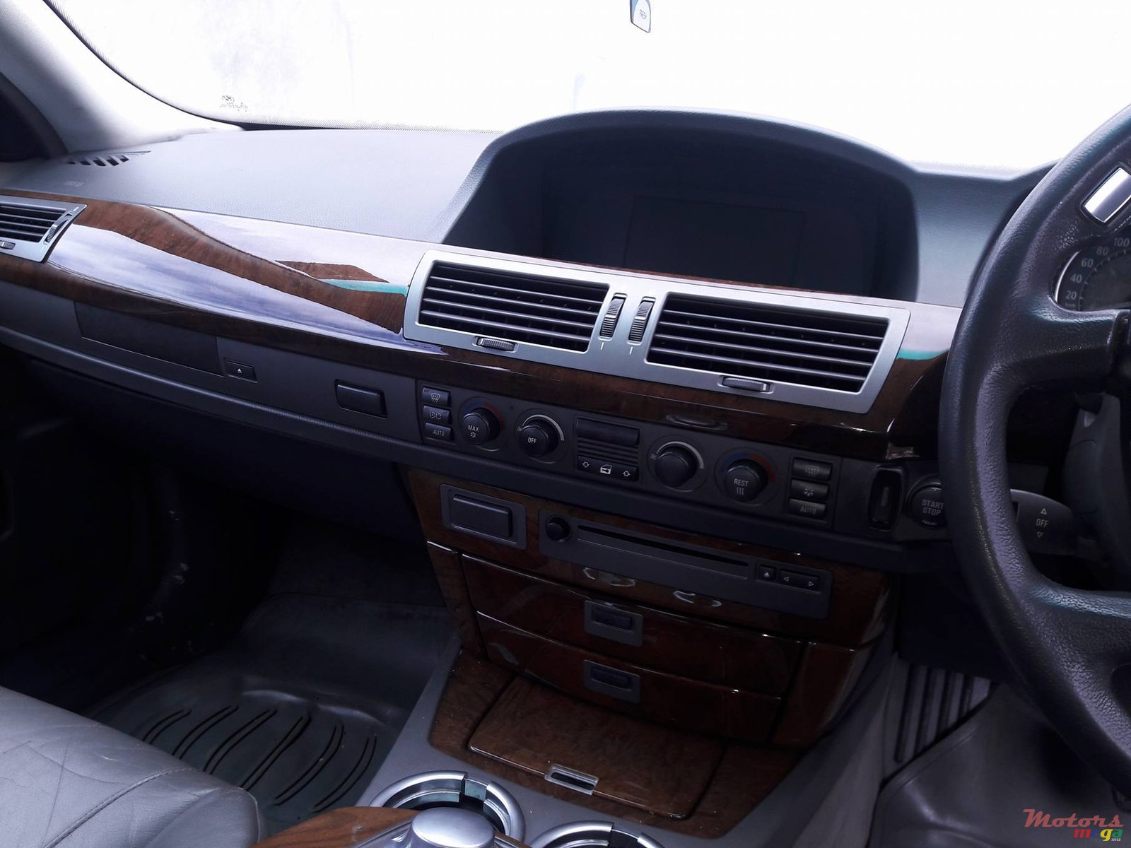 2002' BMW 7 Series photo #4