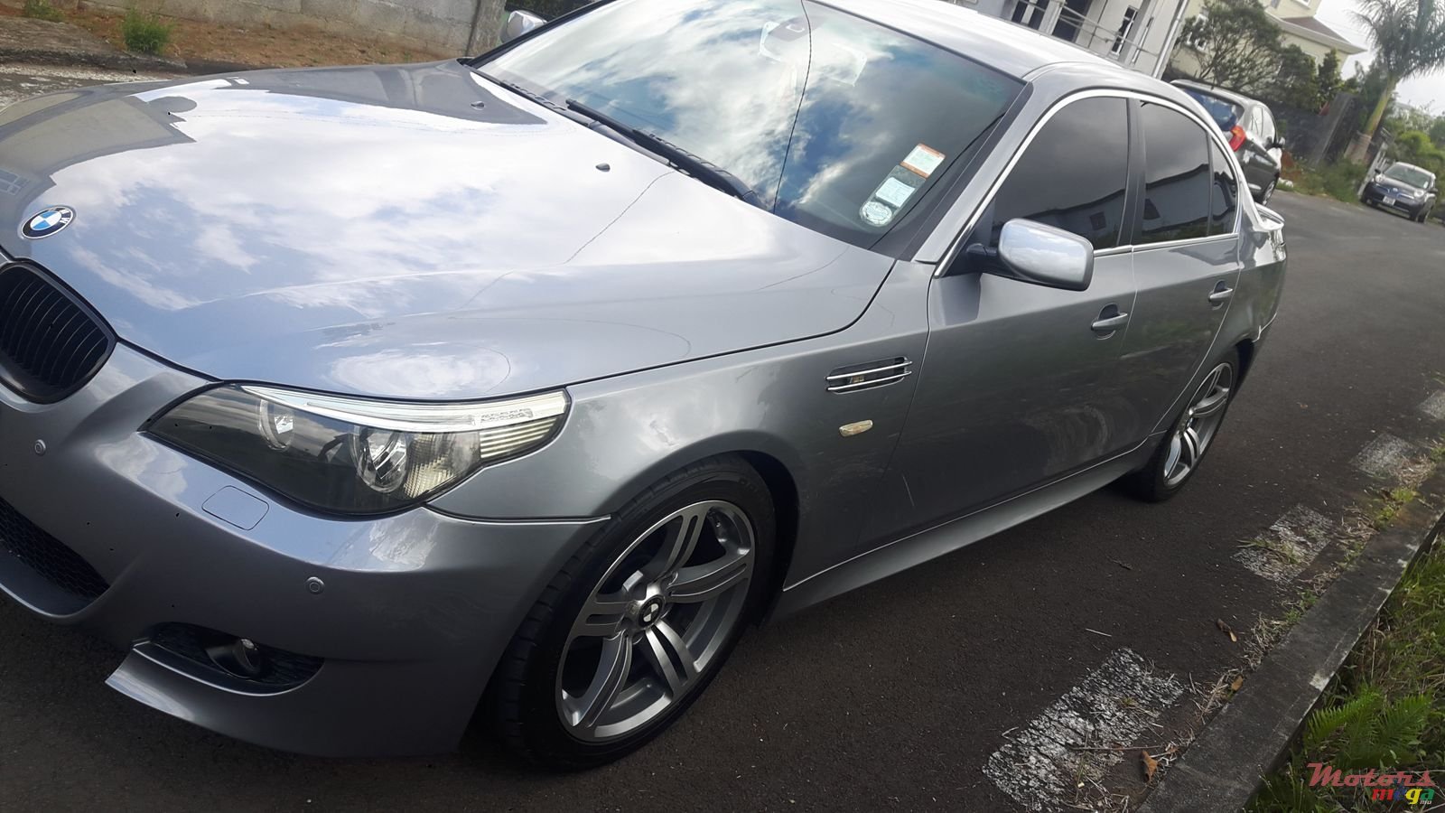 2005' BMW 520 photo #1