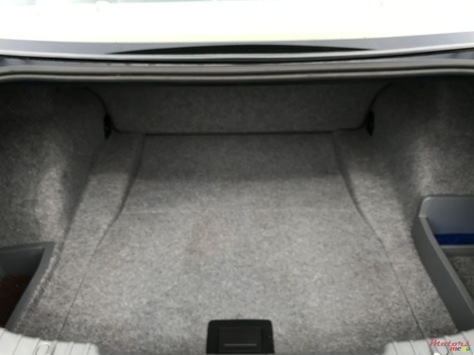 2008' BMW 316 photo #6