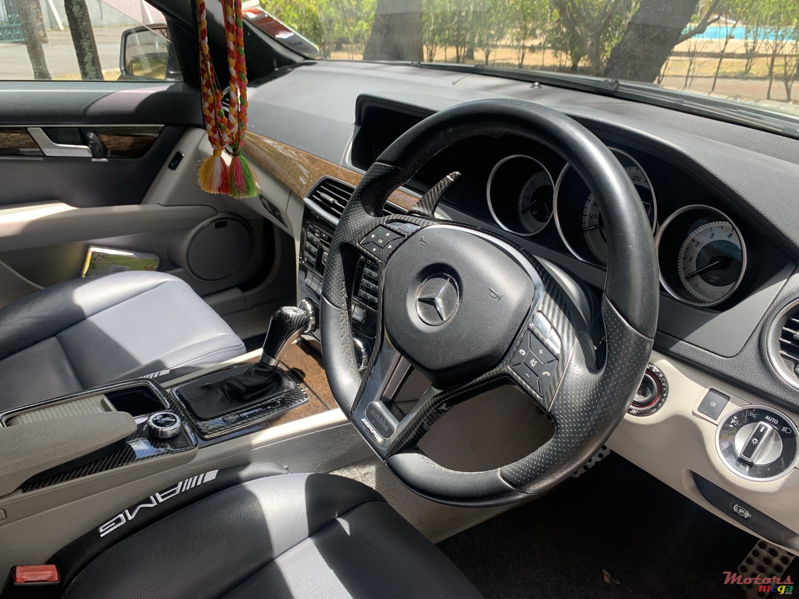 2012' Mercedes-Benz C250 SALOON PACK AMG photo #4