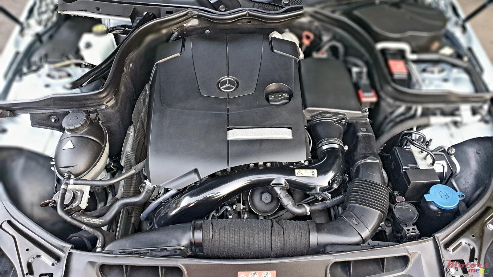 2014' Mercedes-Benz C-Class C180 photo #2