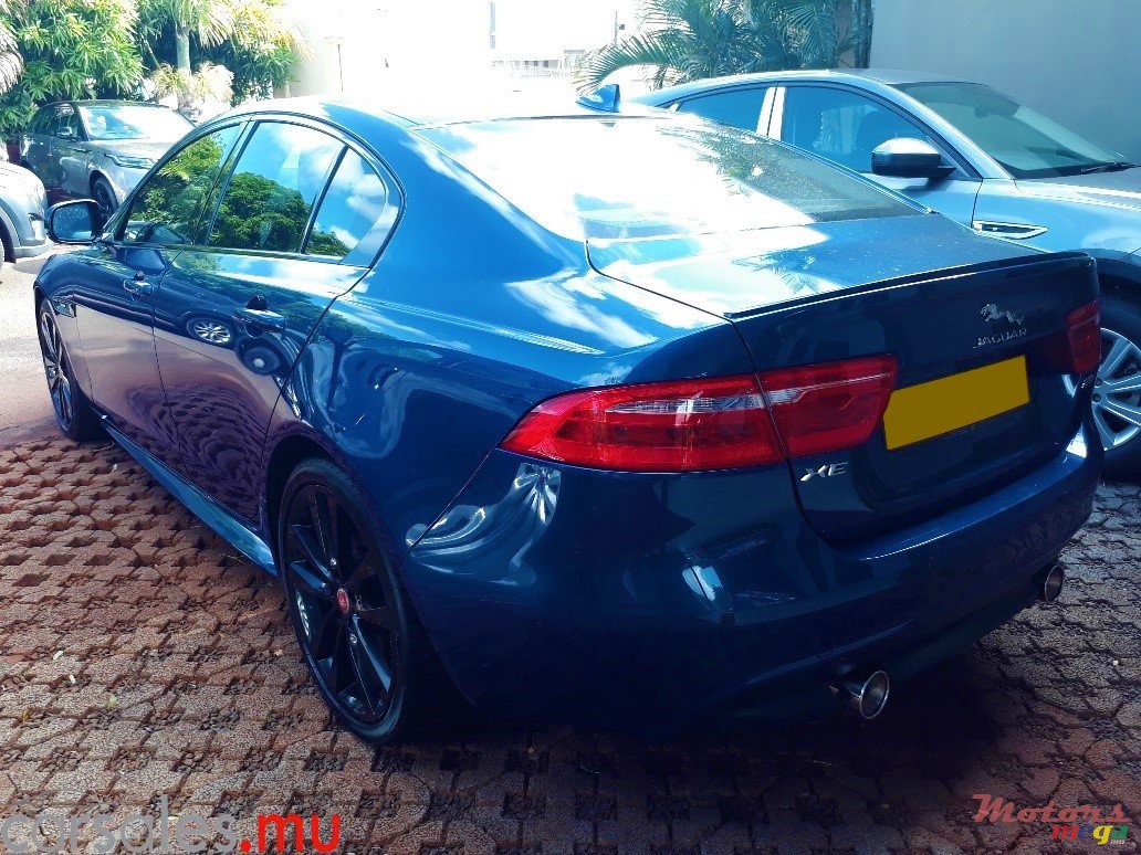 2016' Jaguar XE 25t R-Sport photo #4