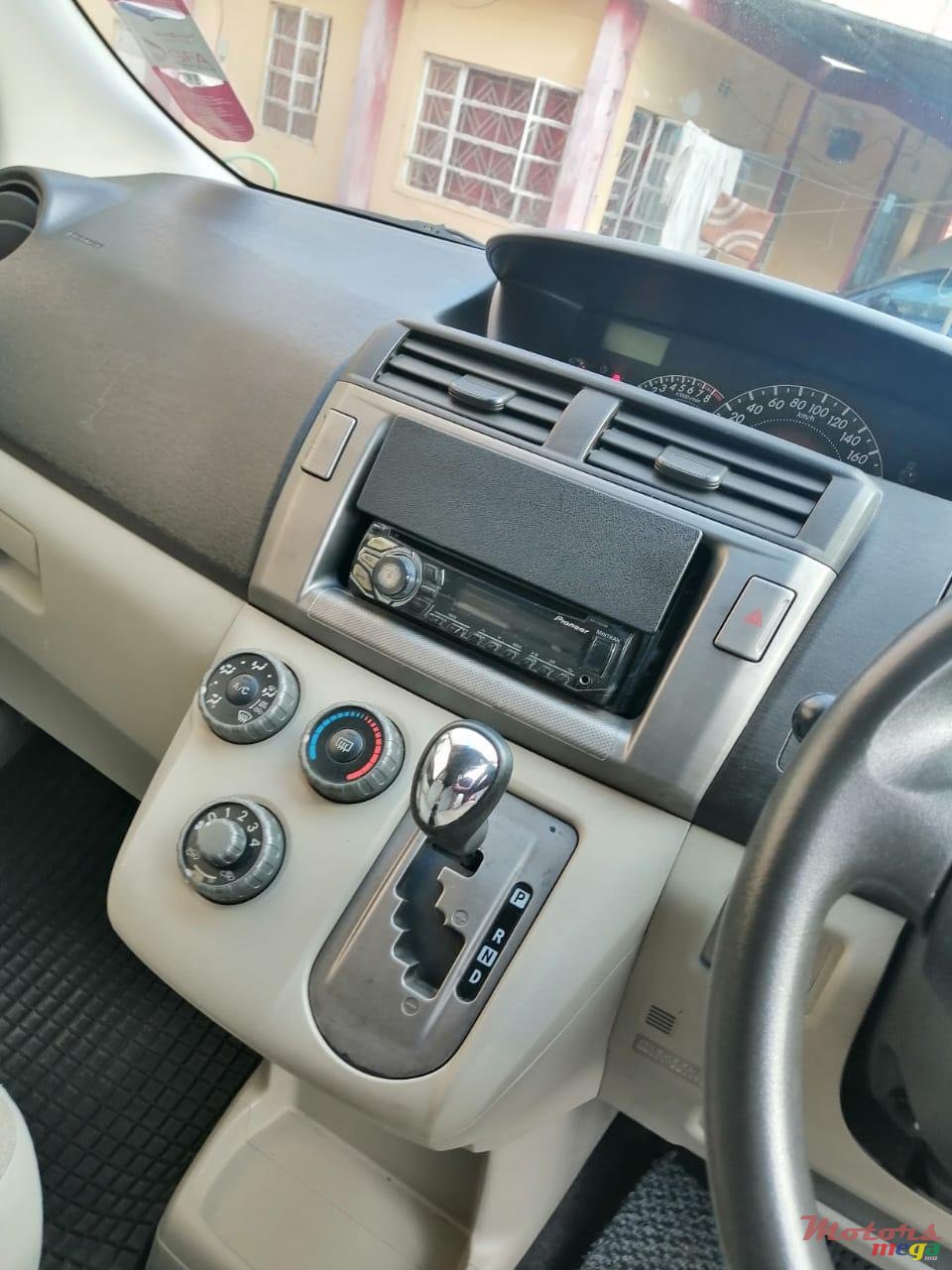 2010' Toyota Paseo Passo photo #3