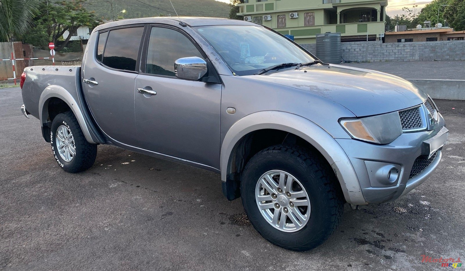 2014' Mitsubishi L 200 4*4 Sportero photo #2