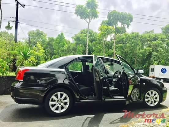 2006' Toyota Avensis photo #2