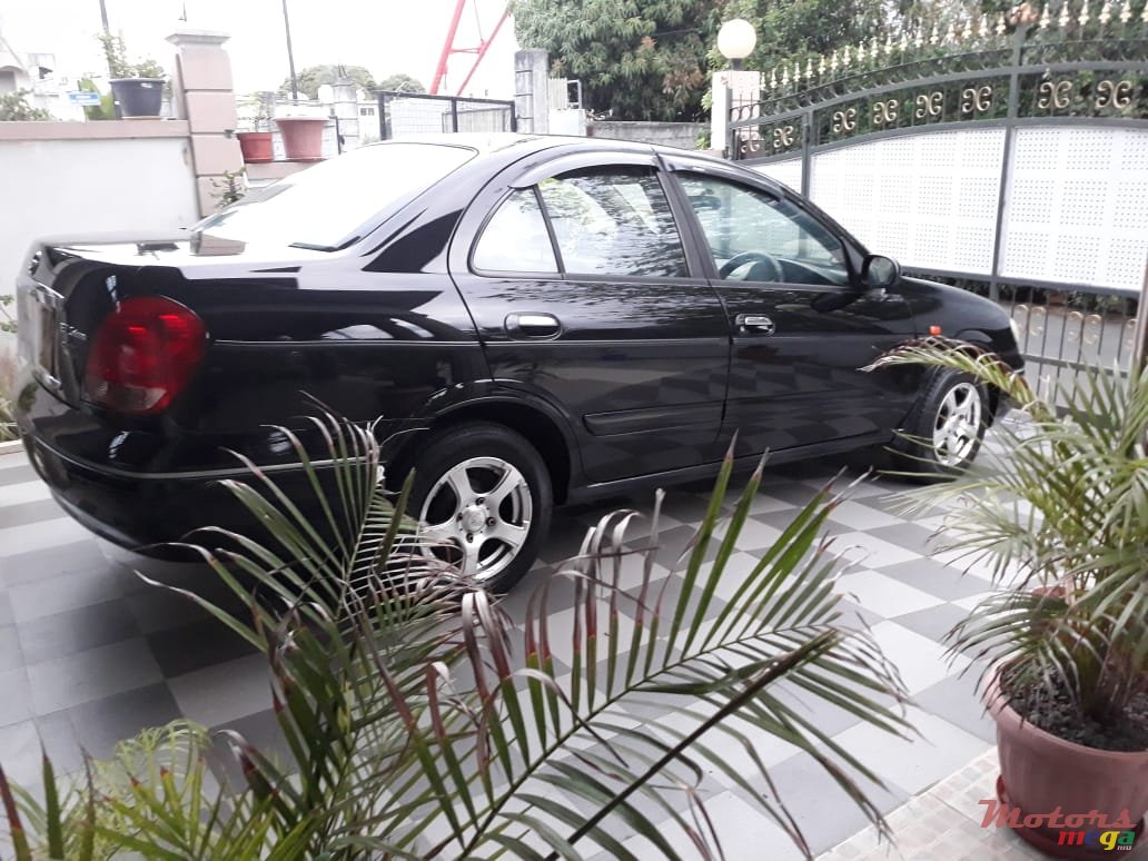 2004' Nissan Sunny photo #3