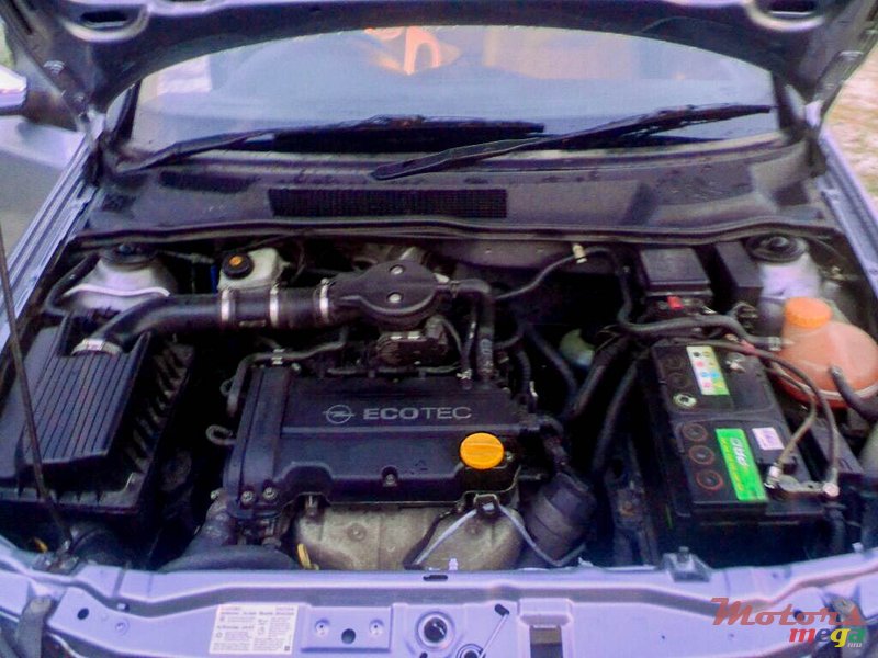 2004' Opel Astra G photo #5
