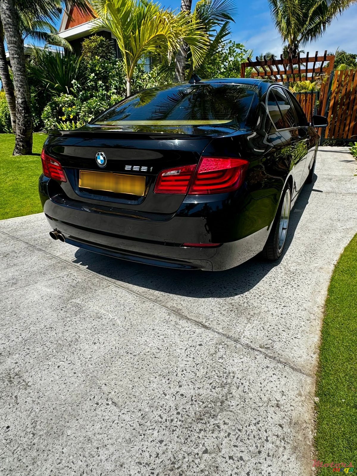 2013' BMW 528 photo #4