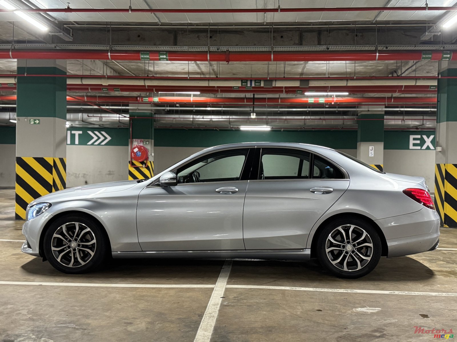 2017' Mercedes-Benz 180 Avant garde photo #3