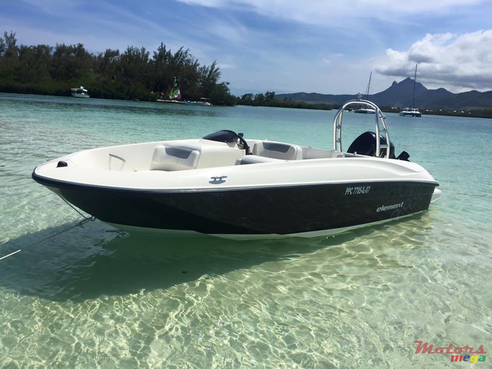 2015' Bayliner photo #1