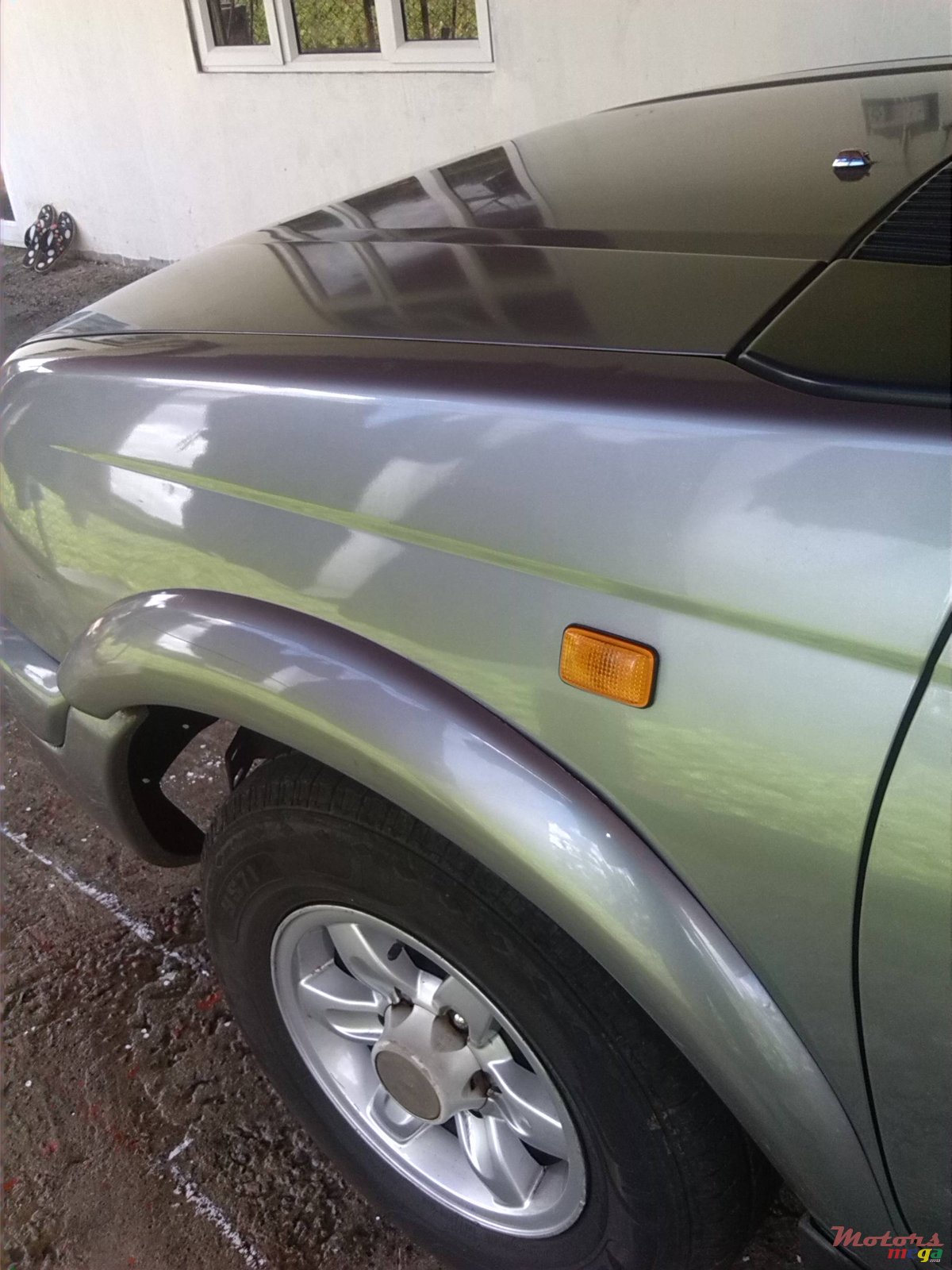 2001' Nissan Hardbody photo #3