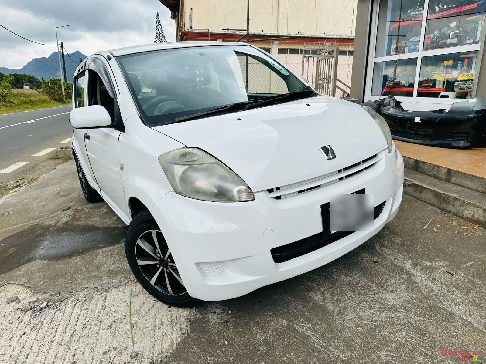 2007' Toyota Passo photo #2