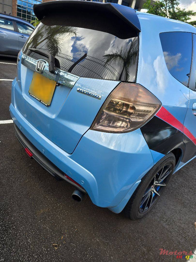 2012' Honda Fit Hybrid photo #2