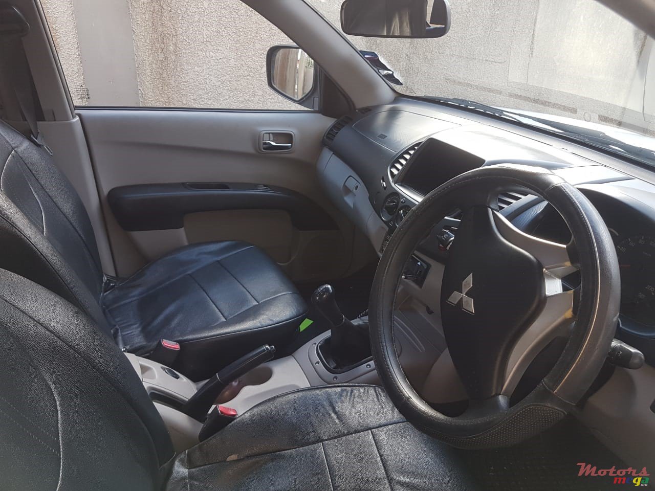 2012' Mitsubishi L 200 photo #2