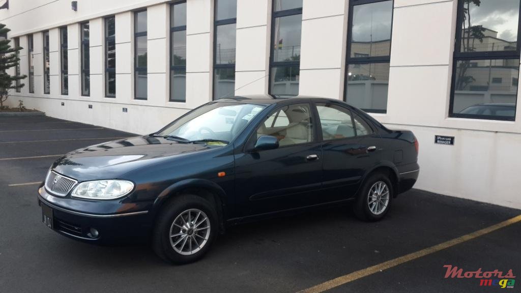 2004' Nissan Sunny photo #1