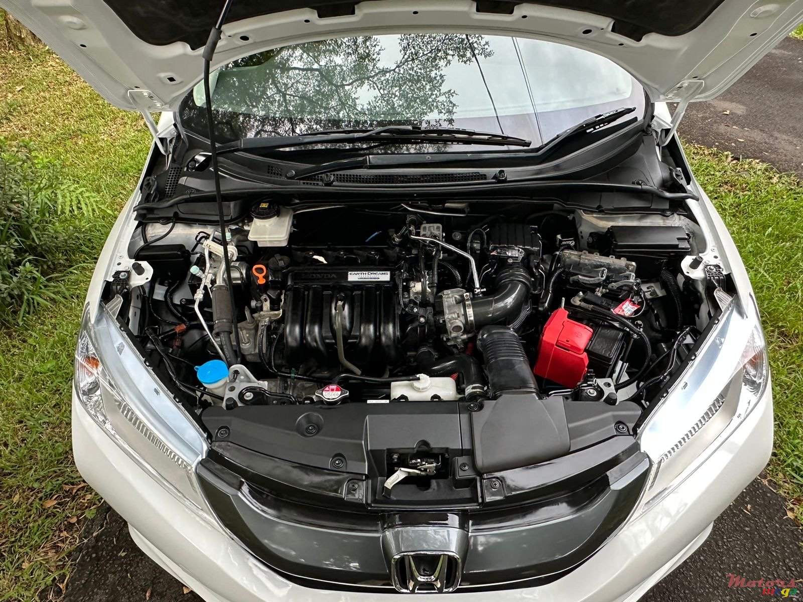 2016' Honda Grace Hybrid photo #5